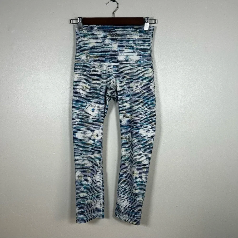 Lululemon True Self‎ Crop II High Rise Floral Print Leggings Size 4